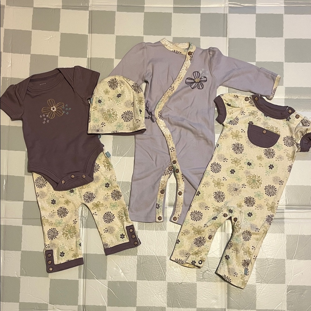 Floral Baby Bodysuit Set in Lavender and Cream